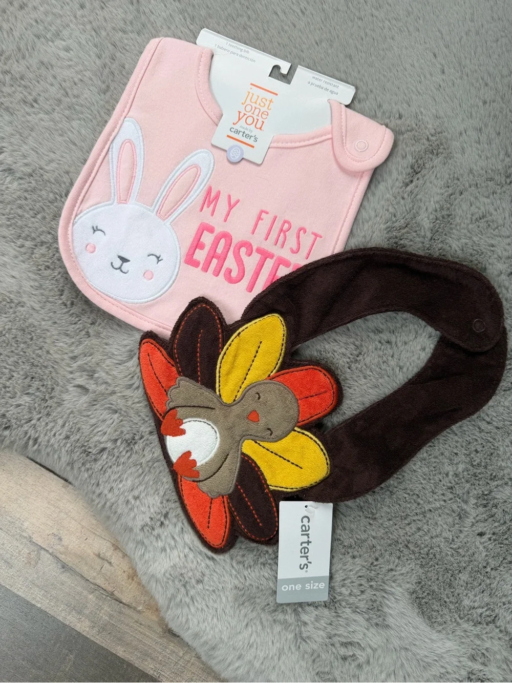 Holiday bibs set